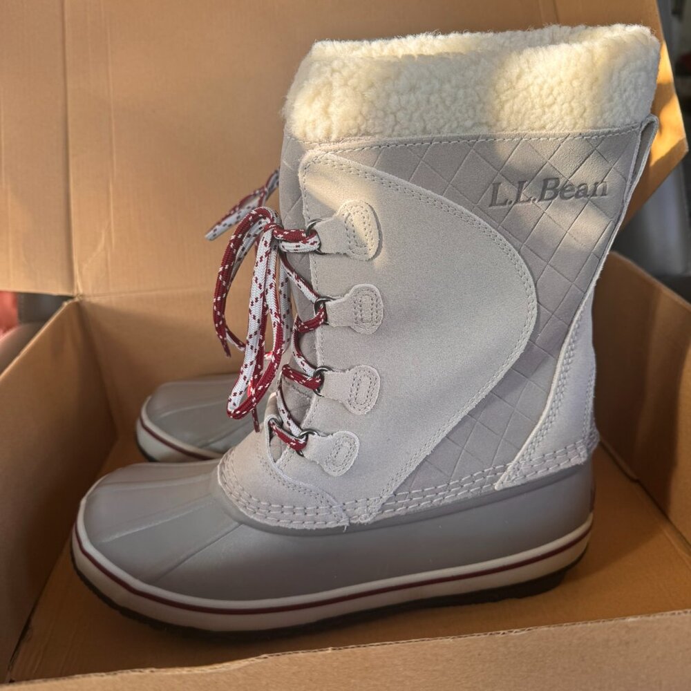 Women's L.L.Bean Suede Snow Boots, Size 9 M
